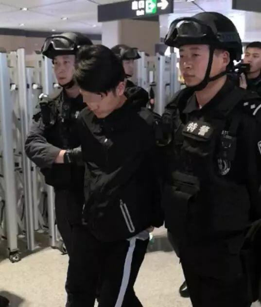 cf聊天室手机版无法连接,cf太空田野计划为什么没有好友?