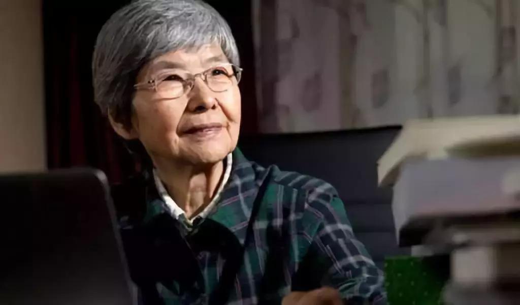 lol冠军勋章令（cf职业选手角色啥时候出的）