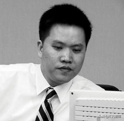 谢国忠股市（为什么每个股吧里都有几个长期看空又呆在股吧里的人）