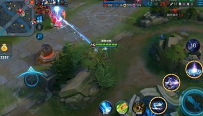 红蓝buff,王者荣耀怎么看英雄拿红蓝buff?