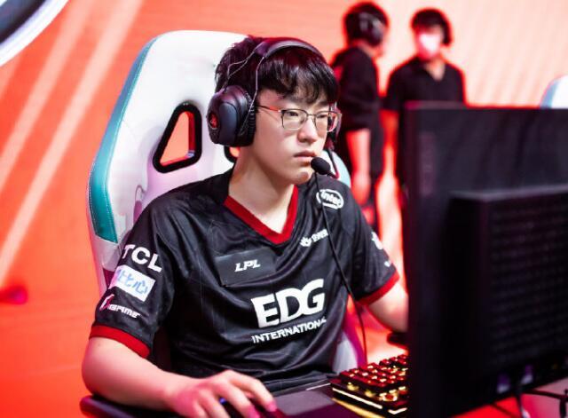 EDG现在几个韩国人,edg战队成员都有哪些人?