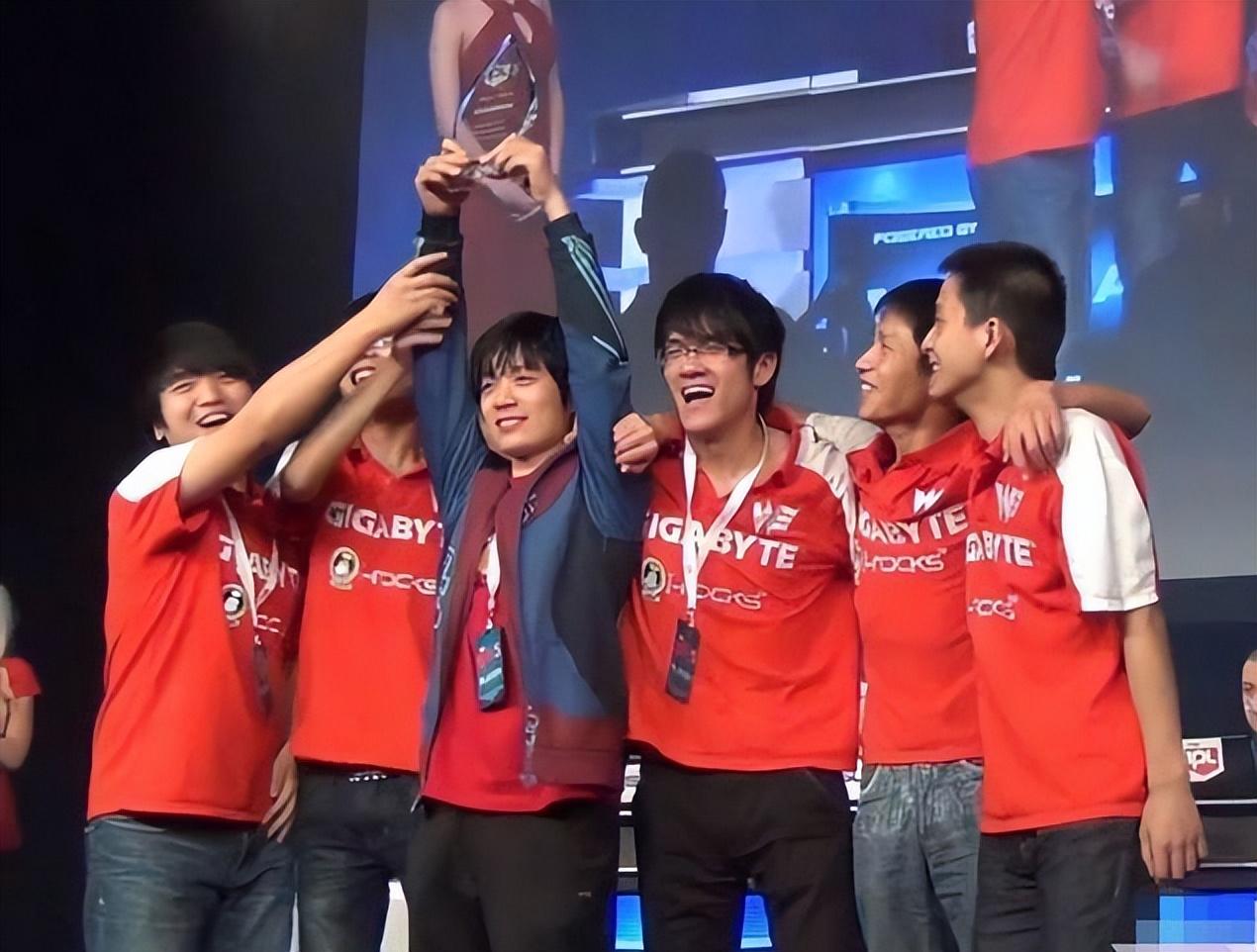 英雄联盟中国战队（csgo没有中国战队吗）