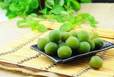 9维武林英雄,三个普通人能否赤手空拳打倒一个训练有素的军人?
