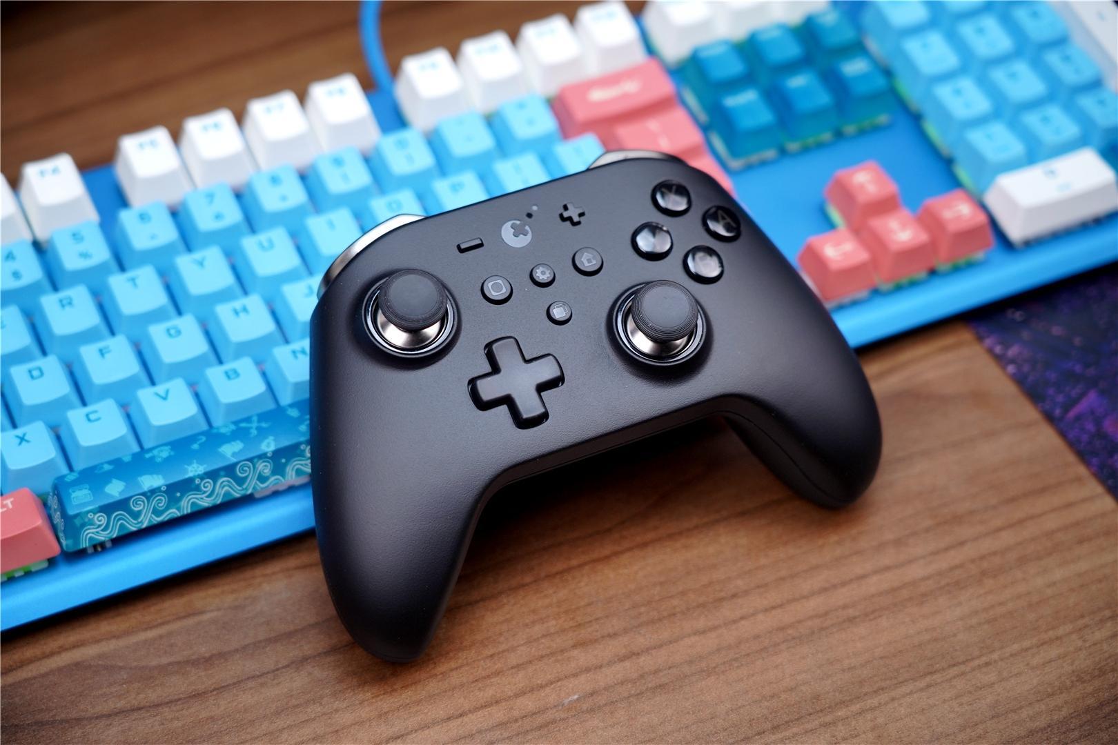 dnf能用手柄吗,玩游戏买个好点的显卡还是入手ps4呢?